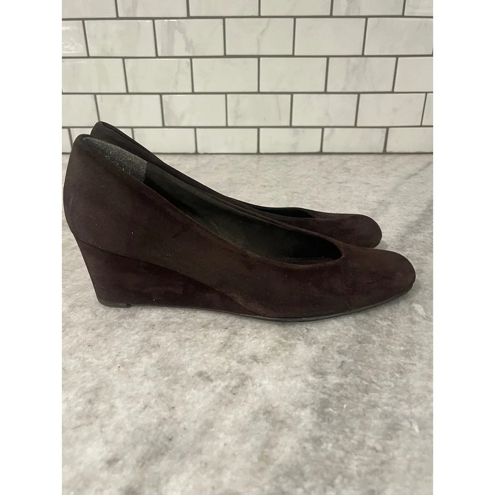 Stuart Weitzman Wedge Pump Womens 8 Narrow Brown Classic Suede Mid Heel